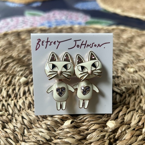 NWT- Betsey Johnson Cream Cat Earrings - Picture 2 of 4